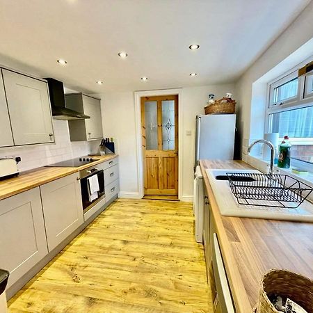 Spacious 3 Bedroom Retreat For Professionals Kingston upon Hull Esterno foto