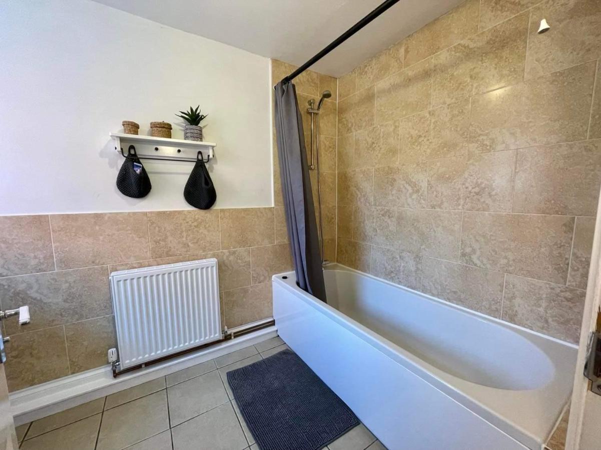 Spacious 3 Bedroom Retreat For Professionals Kingston upon Hull Esterno foto