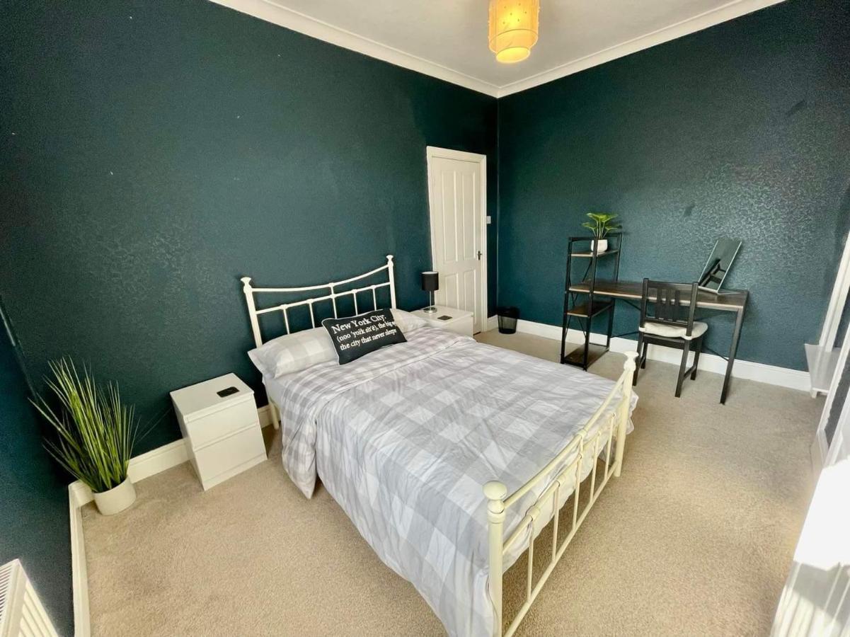 Spacious 3 Bedroom Retreat For Professionals Kingston upon Hull Esterno foto