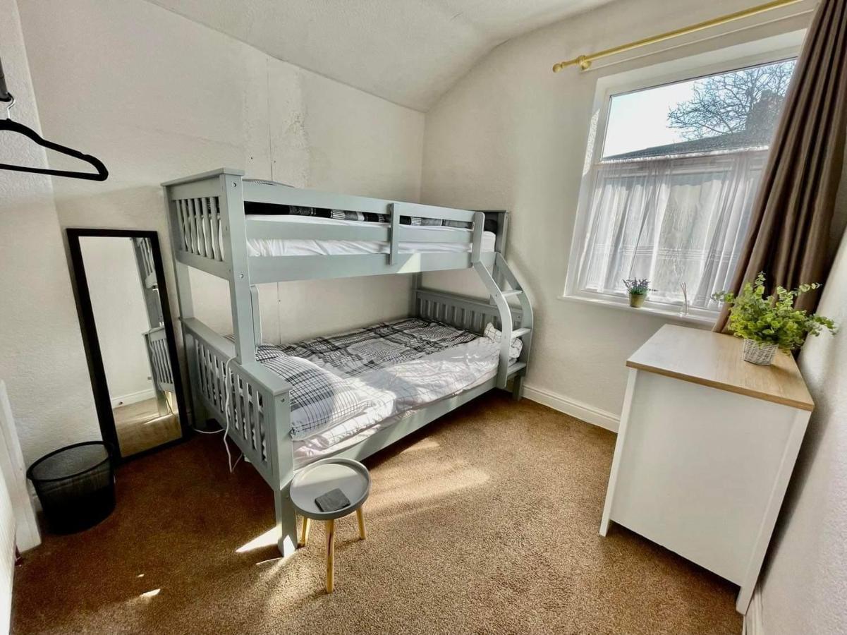 Spacious 3 Bedroom Retreat For Professionals Kingston upon Hull Esterno foto